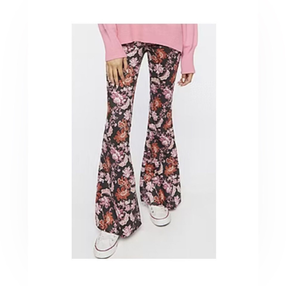 Forever 21 Floral Flare Pants with Pink & Rust Flowers - Retro